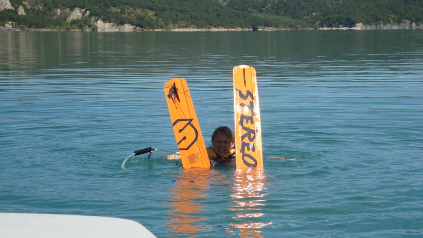 Découvrez le ski nautique avec Wakeiteasy sur le lac de Monteynard en Isère