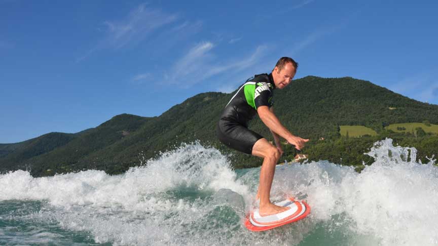 Wakesurf au lac de Monteynard - Grenoble - Wakeiteasy