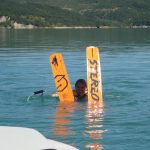 Pratique du ski nautique sur le lac de Monteynard